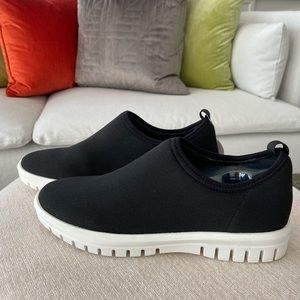 Blondo black knit sneakers size 8.5 NWB/NWT